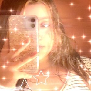 Meet your Posher, April